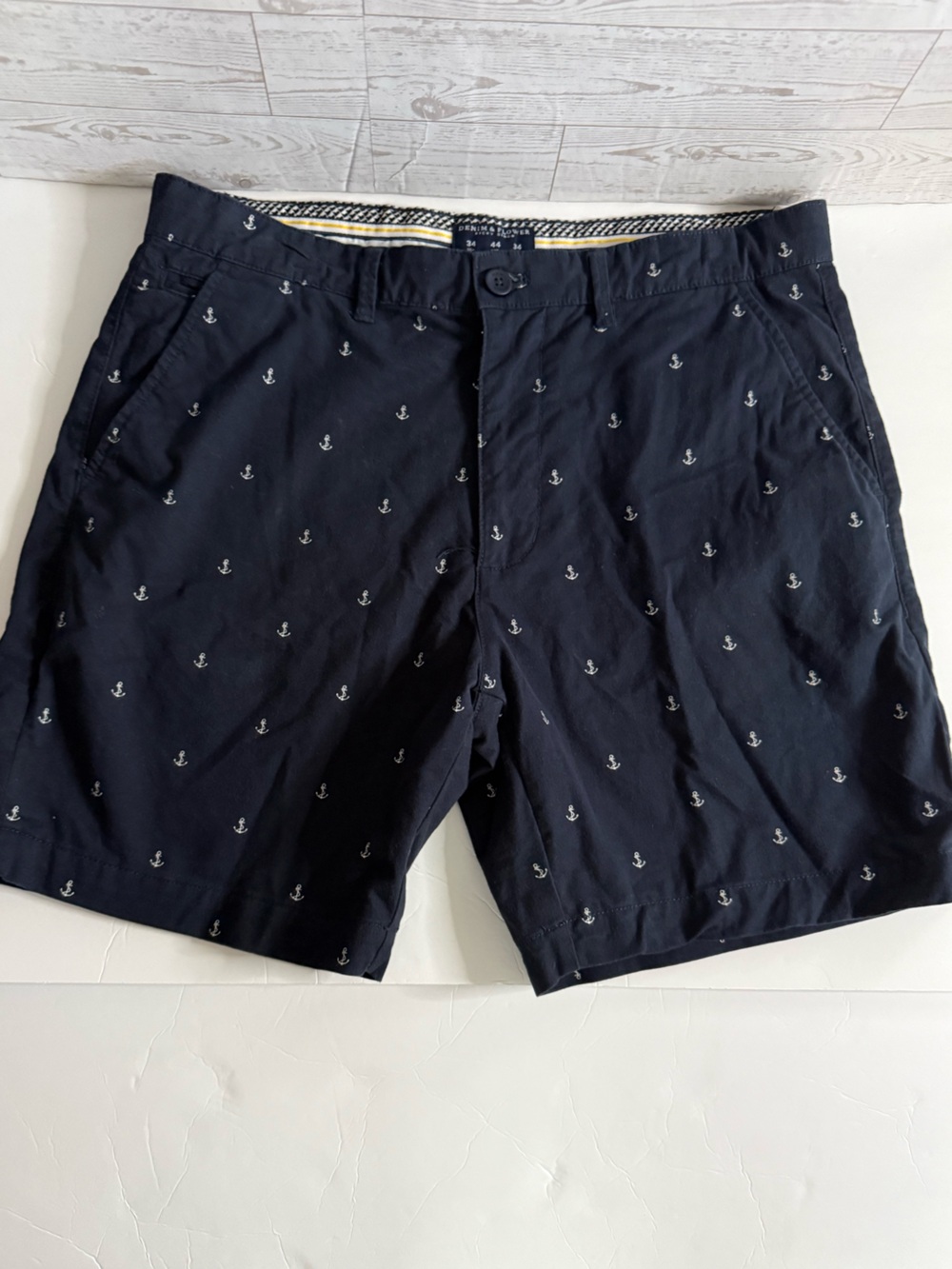 Preppy nautical Denim & Flower men’s shorts 34 anchor print navy white cotton